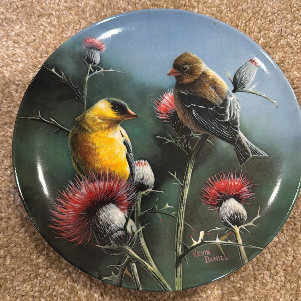 Vintage 1987 Edwin M Knowles The Goldfinch